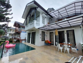 Villa kota bunga puncak bogor with pool & biliard